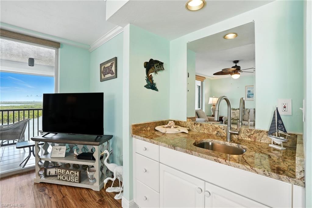 4753 Estero BLVD 1201