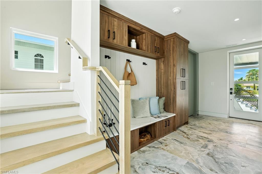 306 Seminole WAY