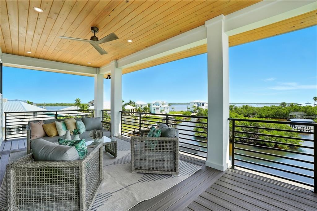 306 Seminole WAY