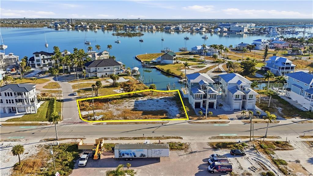 601 Estero BLVD