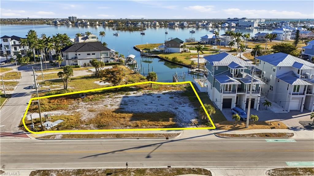 601 Estero BLVD