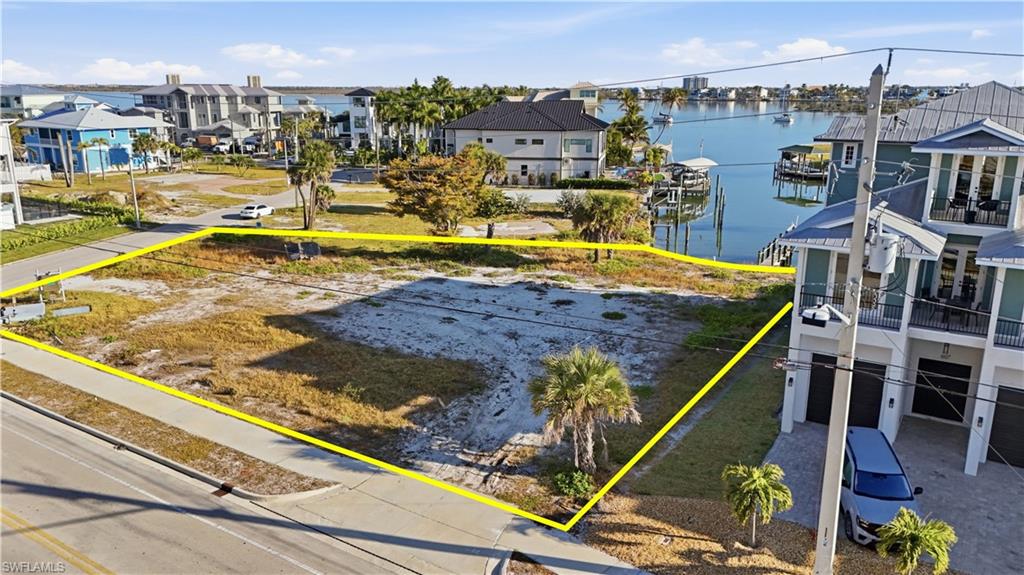 601 Estero BLVD