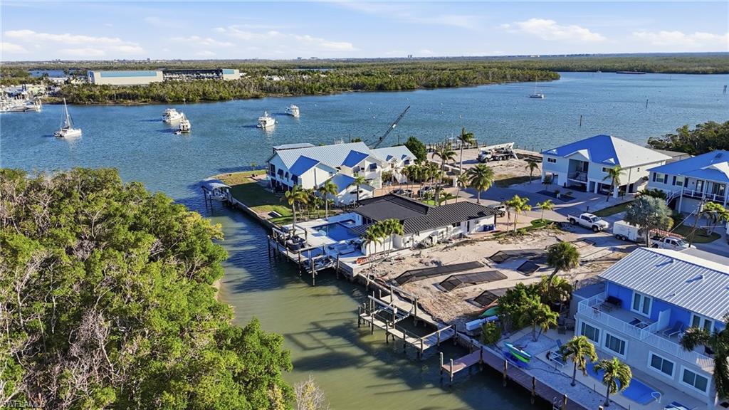 265 Tropical Shores WAY