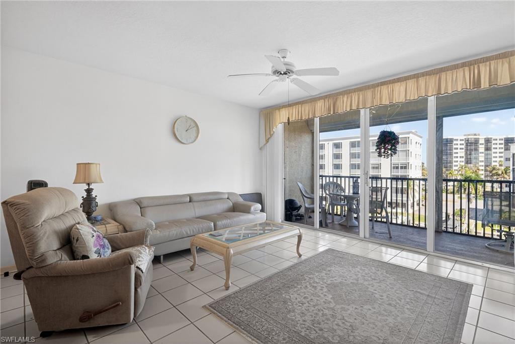 4401 Bay Beach LN 833