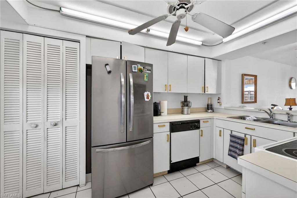 4401 Bay Beach LN 833