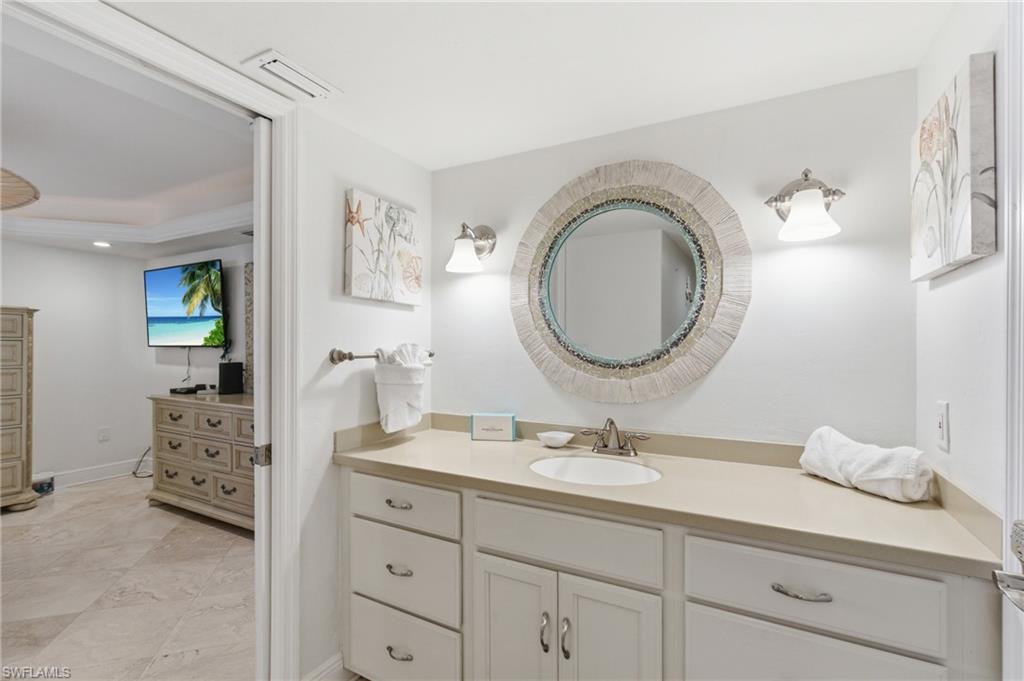 6660 Estero BLVD 502