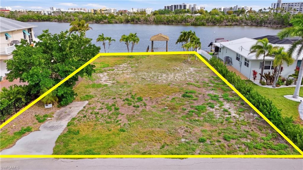 8061 Lagoon RD