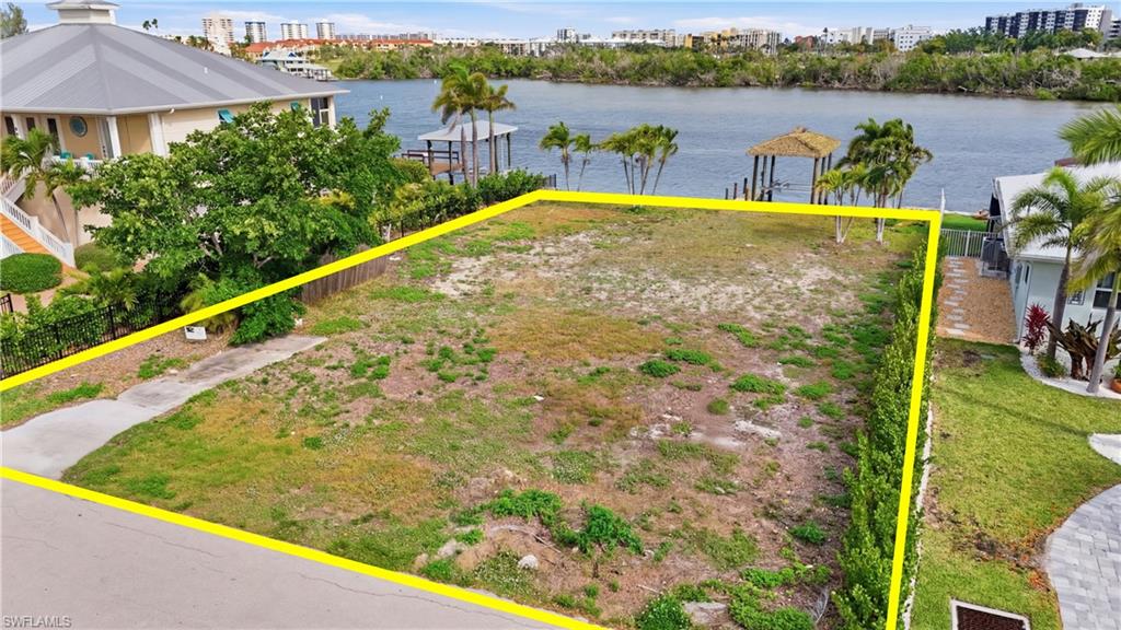 8061 Lagoon RD