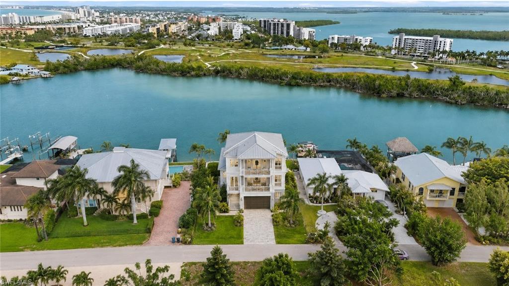 8061 Lagoon RD