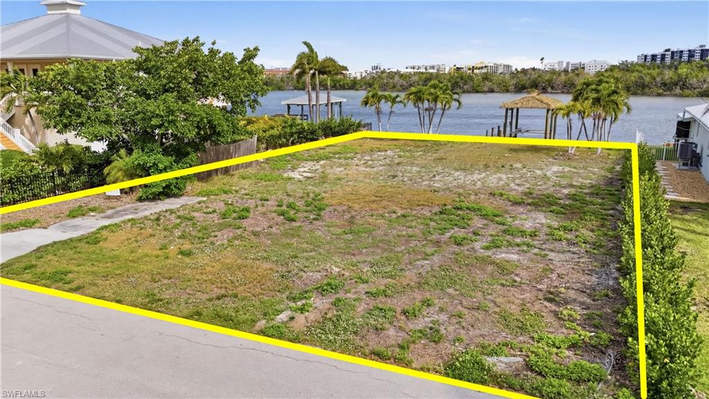 8061 Lagoon RD