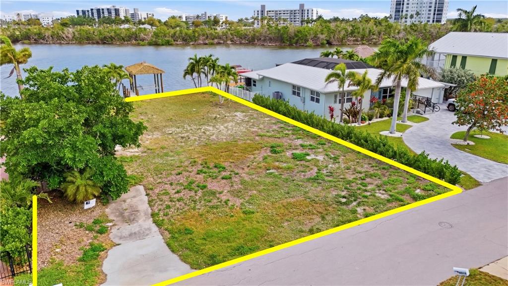 8061 Lagoon RD