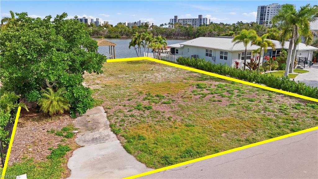 8061 Lagoon RD