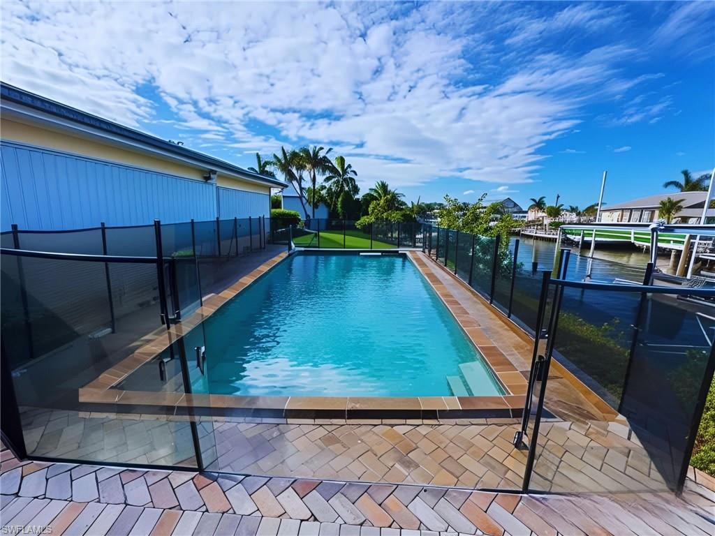 12 Bayview BLVD