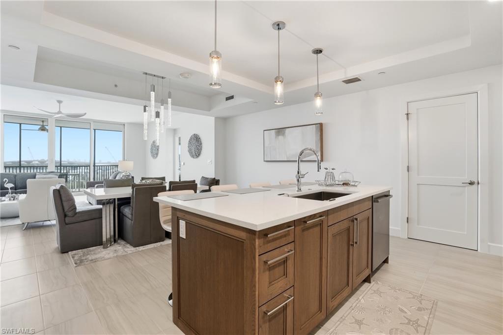 4142 Bay Beach LN 502