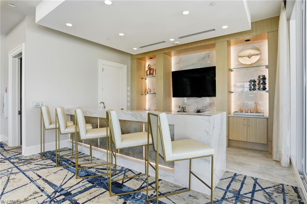 4142 Bay Beach LN 502