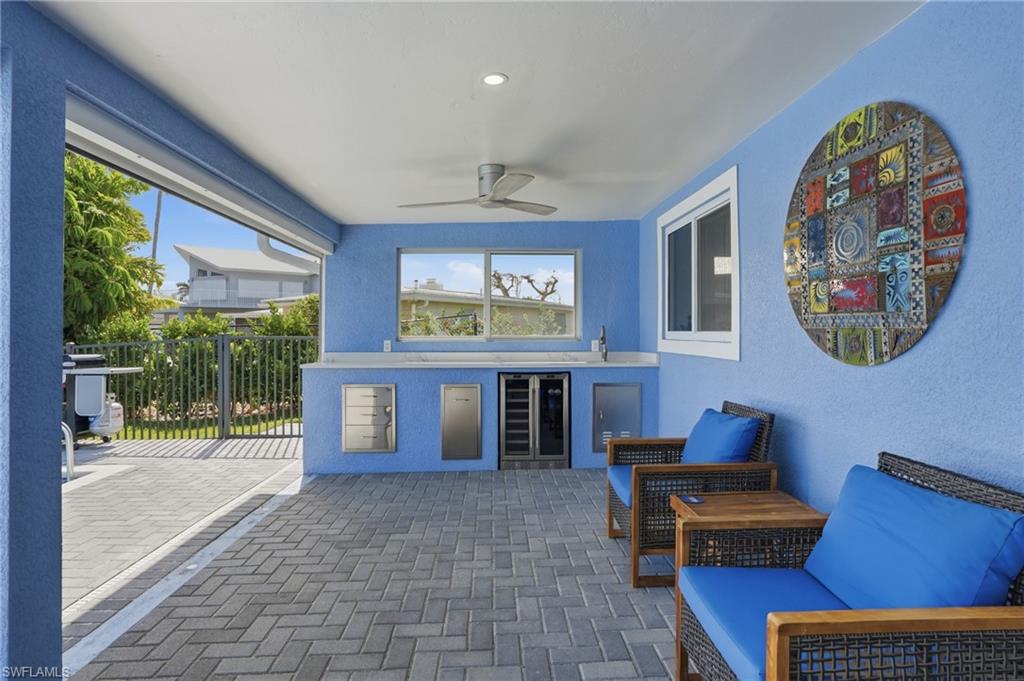 8009 Lagoon RD