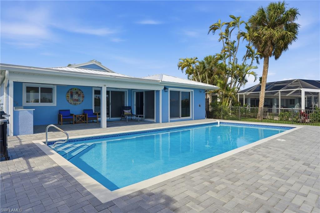 8009 Lagoon RD