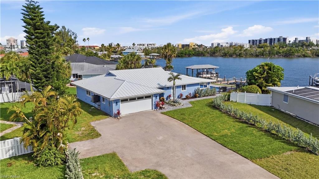 8009 Lagoon RD