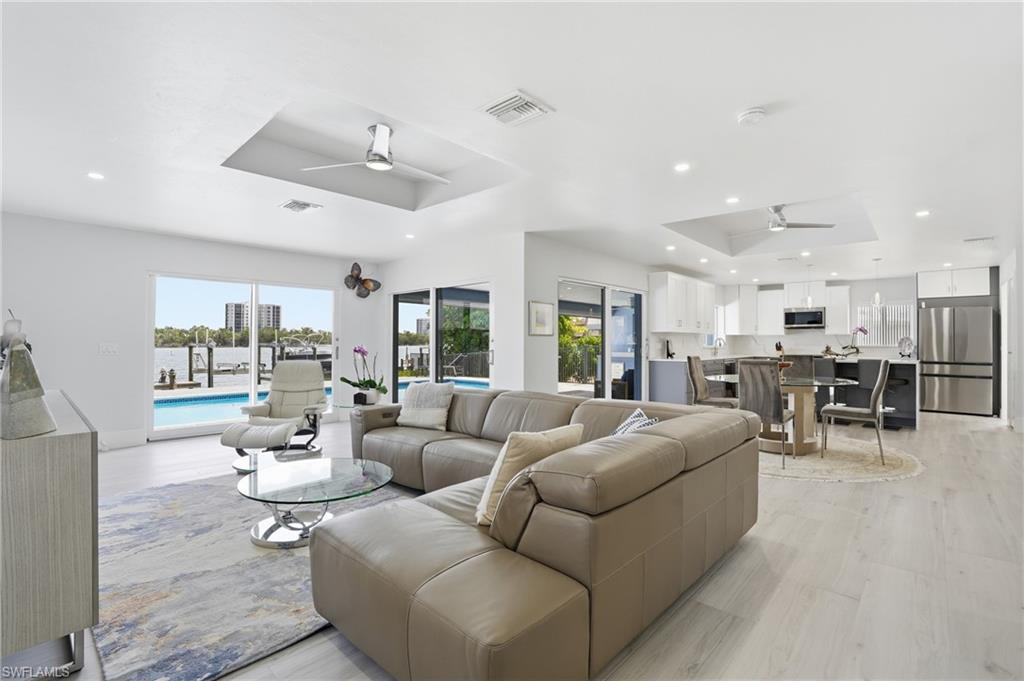 8009 Lagoon RD