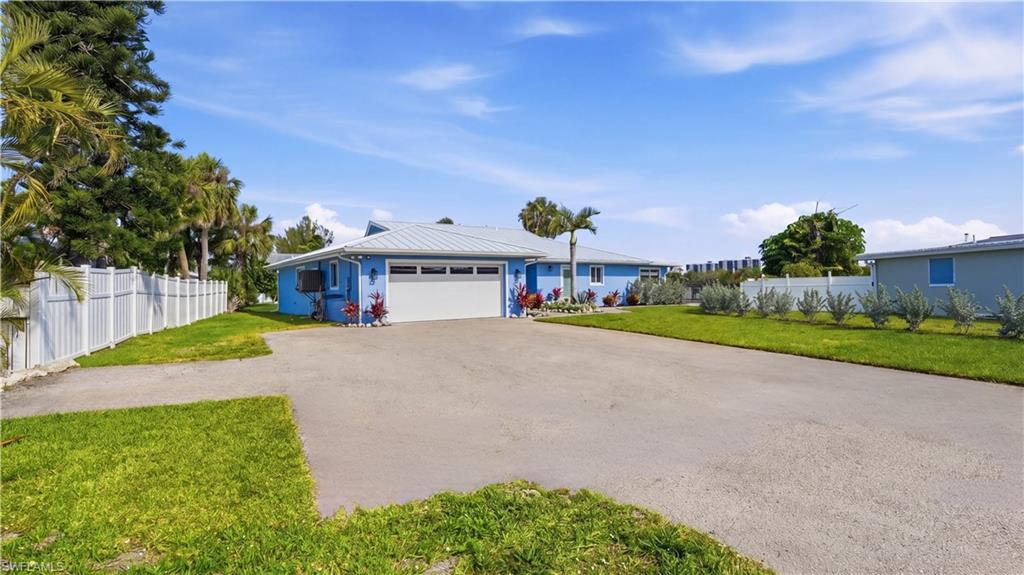 8009 Lagoon RD