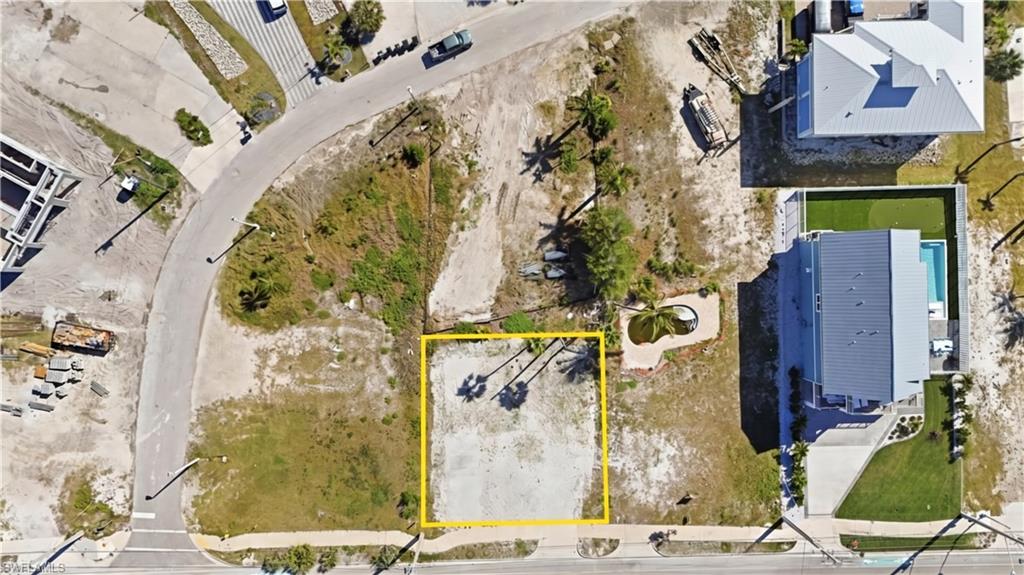 521 Estero BLVD