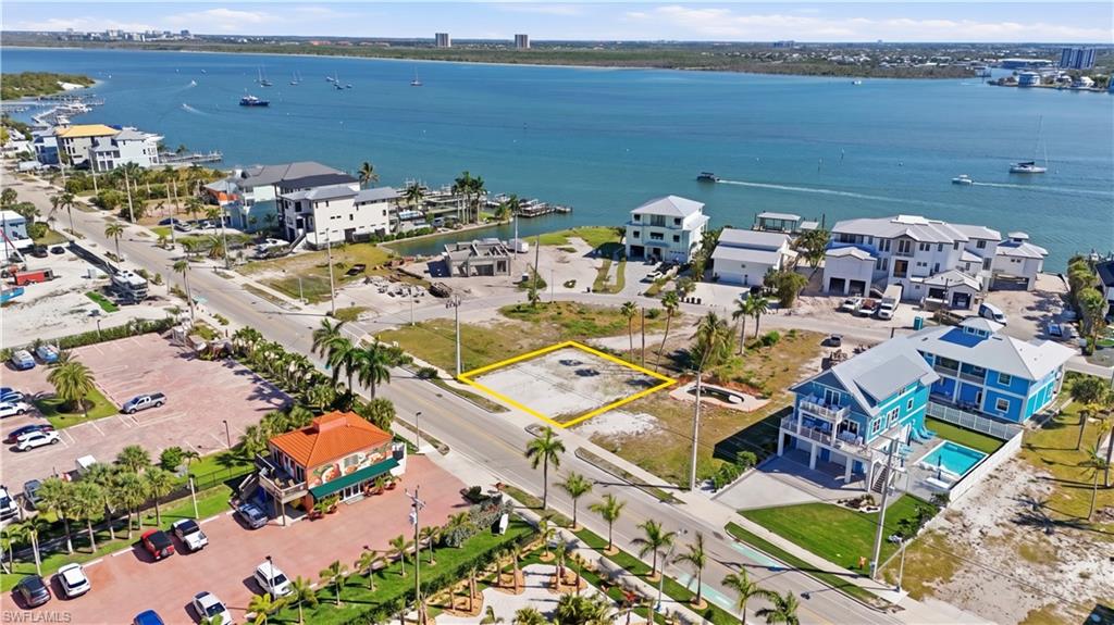 521 Estero BLVD