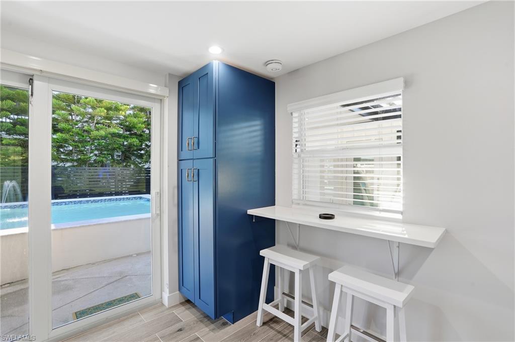 239 Curlew ST
