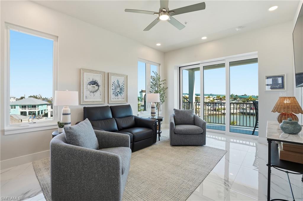 855 Lagoon ST 1