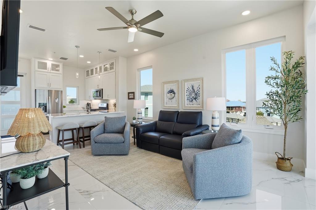 855 Lagoon ST 1
