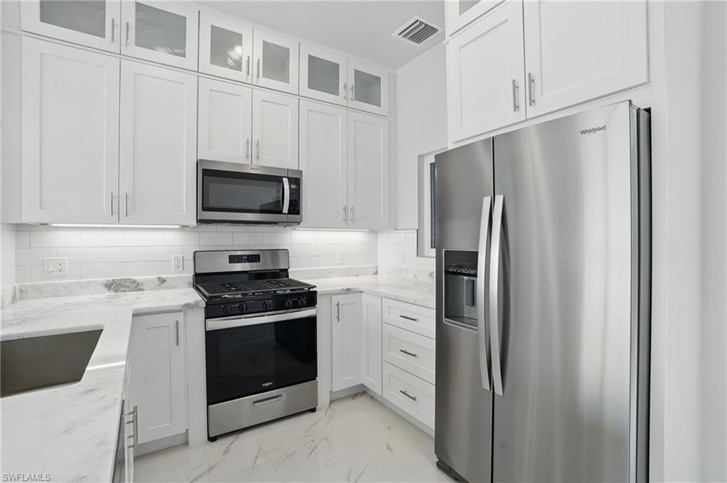 855 Lagoon ST 2