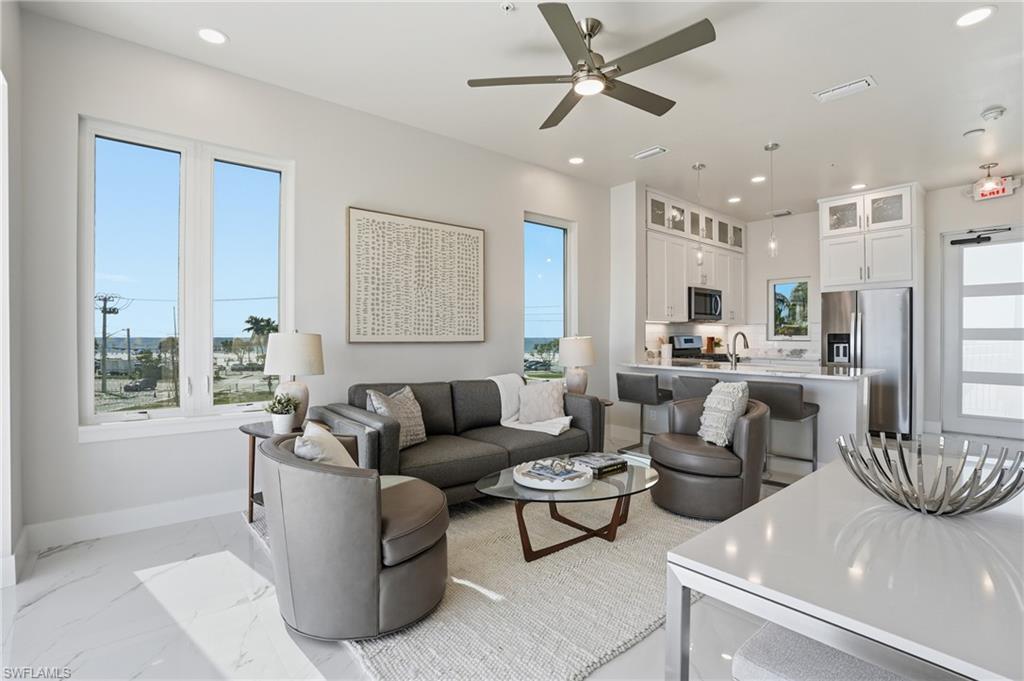 855 Lagoon ST 2