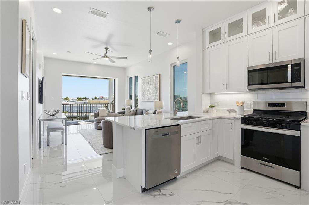 855 Lagoon ST 2