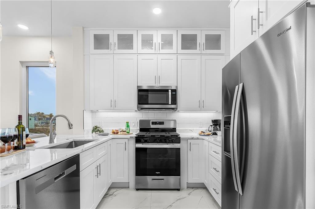 855 Lagoon ST 3