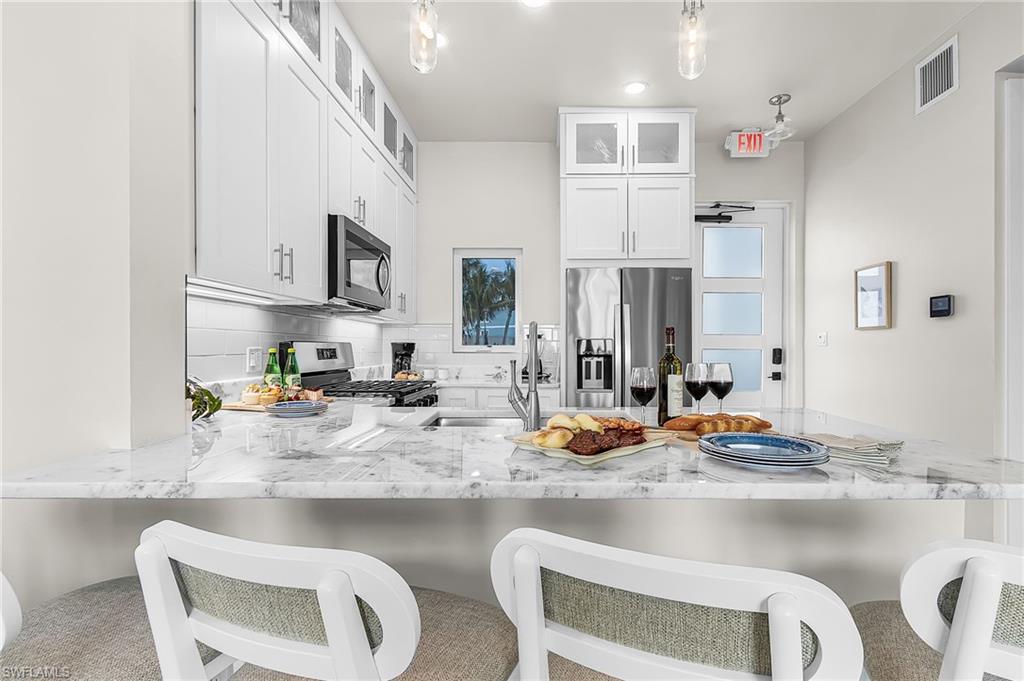 855 Lagoon ST 3