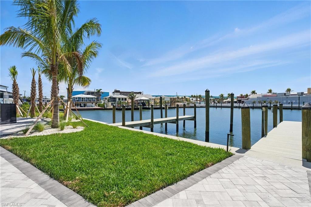 855 Lagoon ST 4