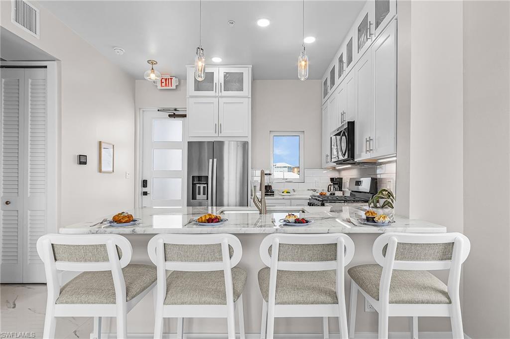 855 Lagoon ST 4