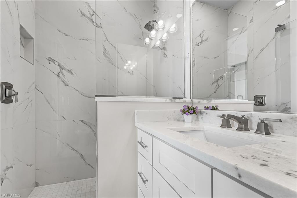 855 Lagoon ST 4