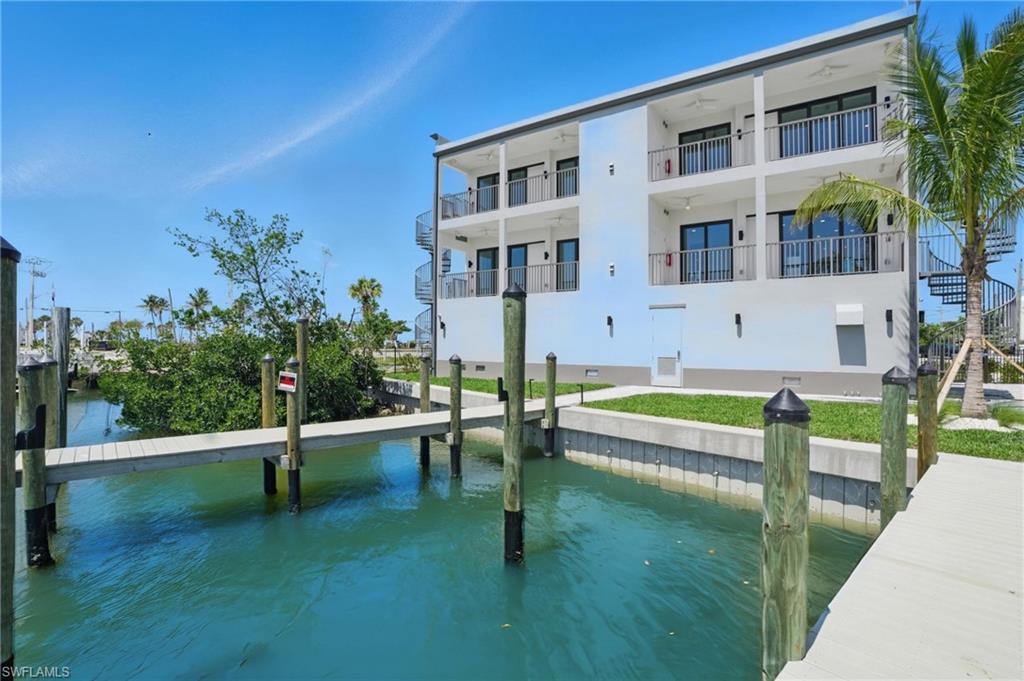 855 Lagoon ST 4