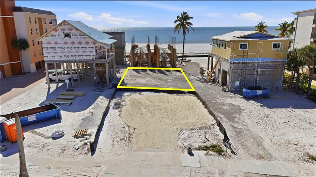 716 Estero BLVD