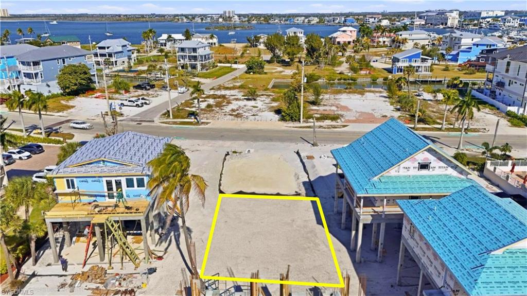 716 Estero BLVD