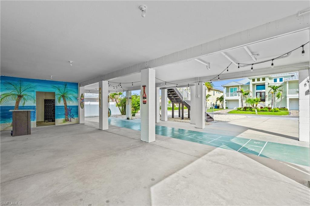 320 Madison CT