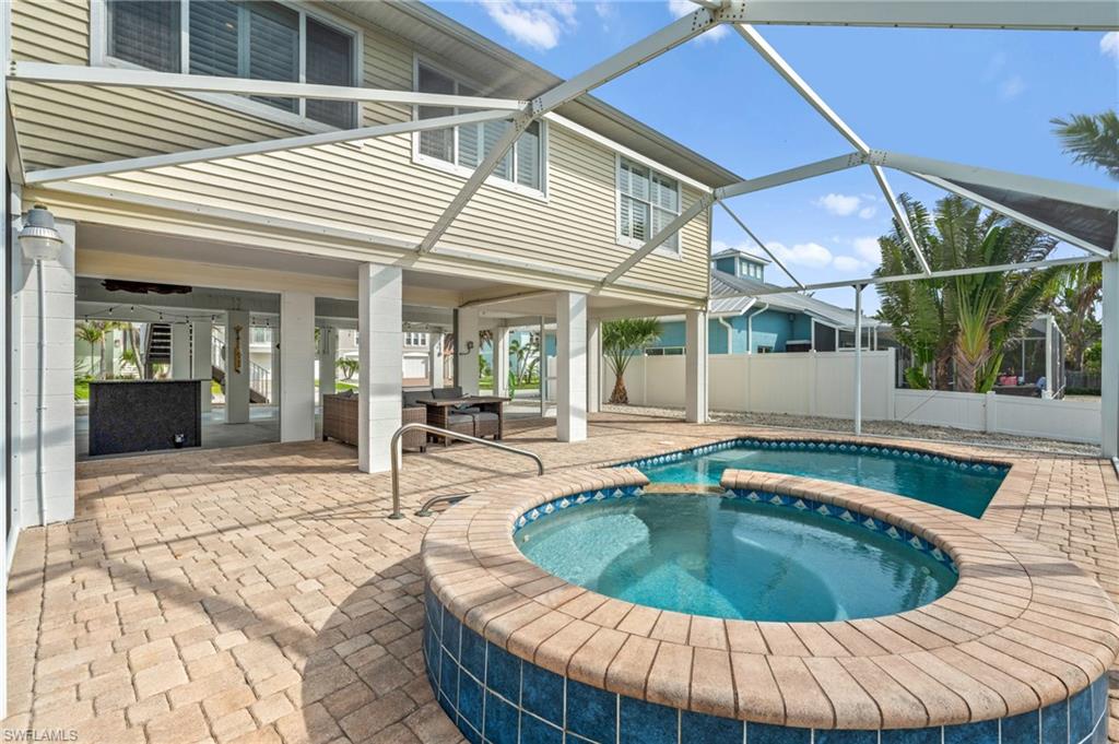320 Madison CT