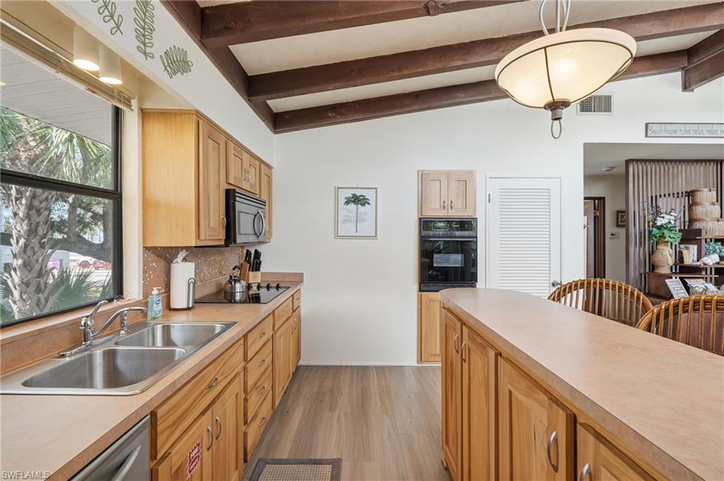 5370 / 5372 Palmetto ST