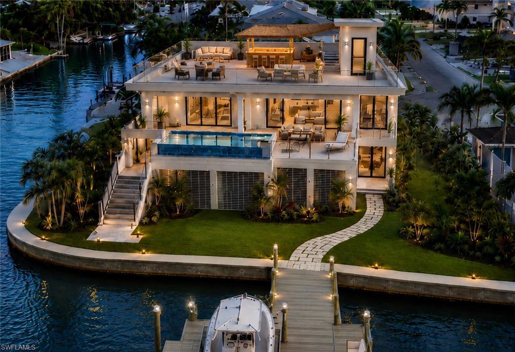 470 Madison CT