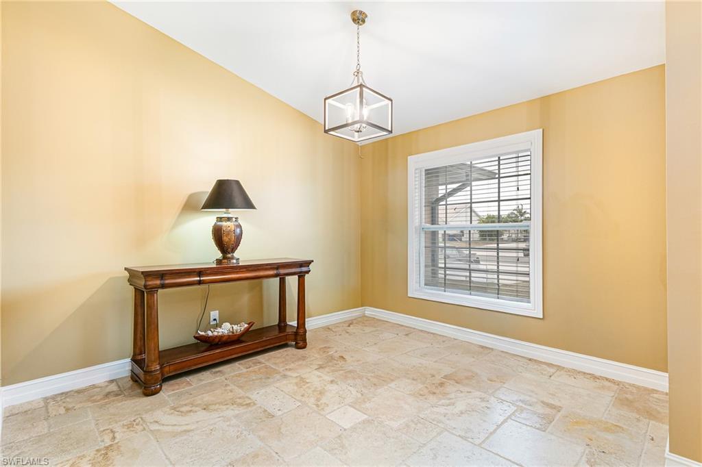 401 Candlewick CIR E