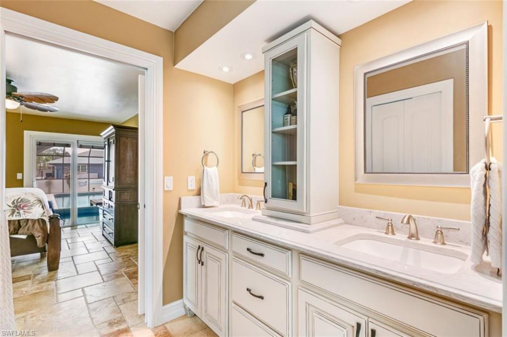 401 Candlewick CIR E