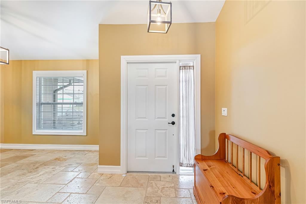 401 Candlewick CIR E