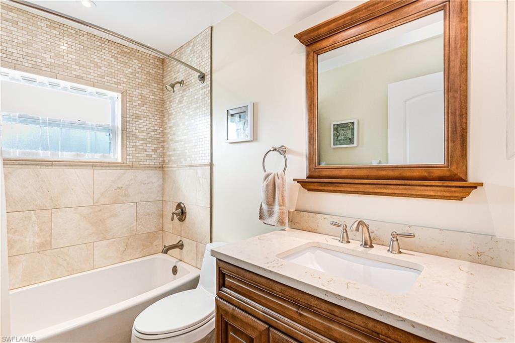 401 Candlewick CIR E