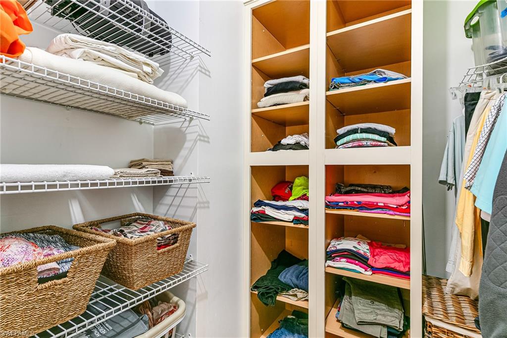 401 Candlewick CIR E