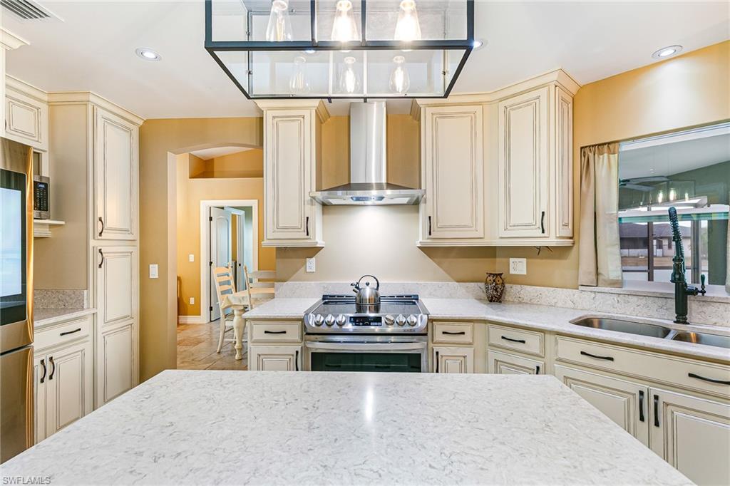 401 Candlewick CIR E